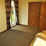 Villa B&B Nocleg Przy Centrum Zdrowia Dziecka - Warszawa Miedzylesie Wawer Blisko Czd Privat bolig